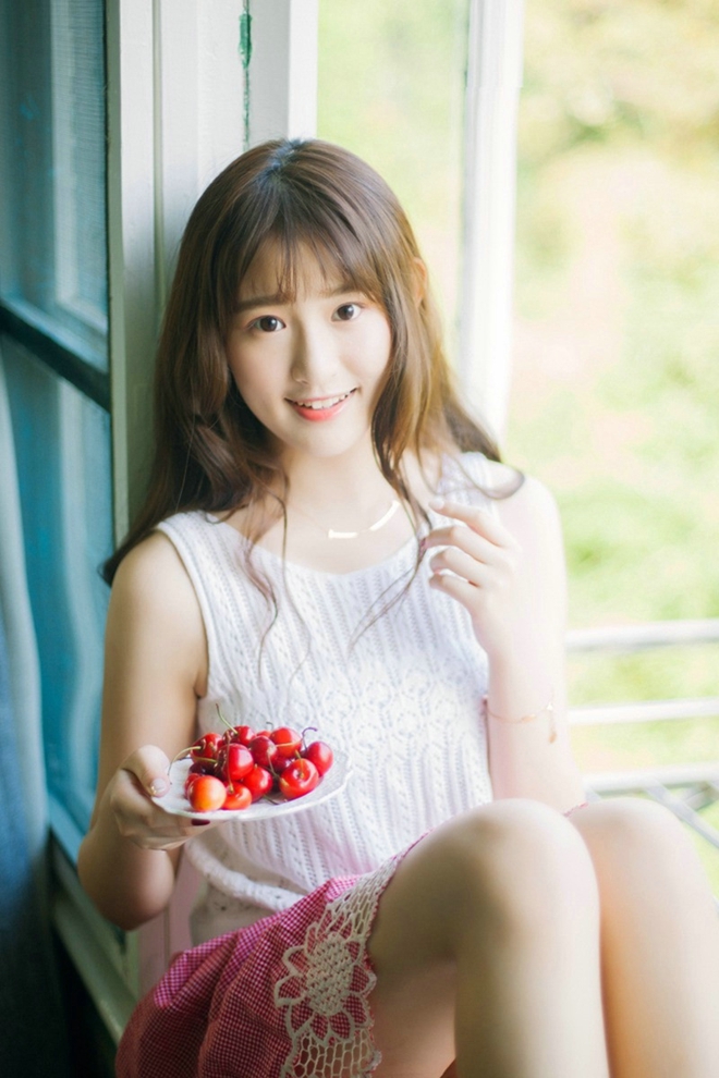 可爱空气刘海白嫩邻家女孩写真集