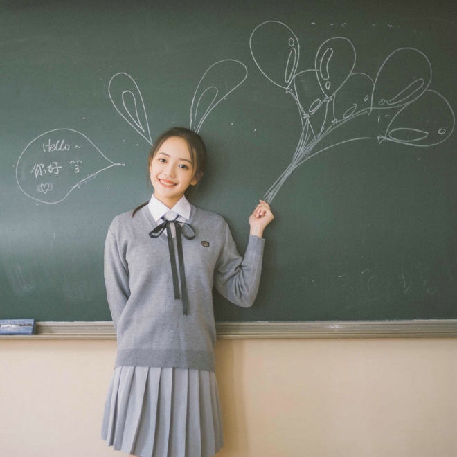 可爱小清新白衬衣短裙美女唯美校园写真