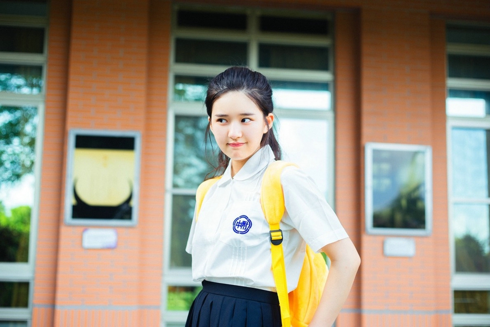 超漂亮清纯美女校花室外清新阳光无圣光套图