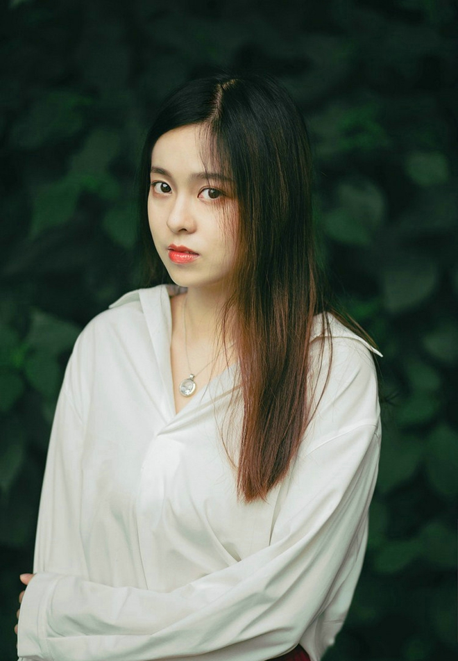 校园迷人学姐户外小清新娇巧阳光唯美写真