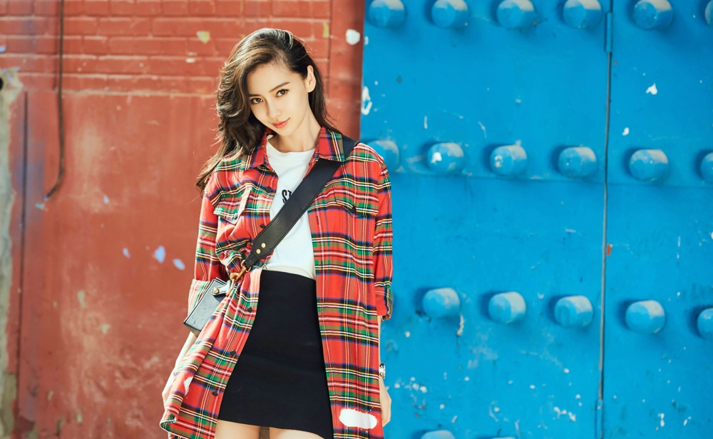 辣妈angelababy 最新街拍曝光摩登潮范儿十足