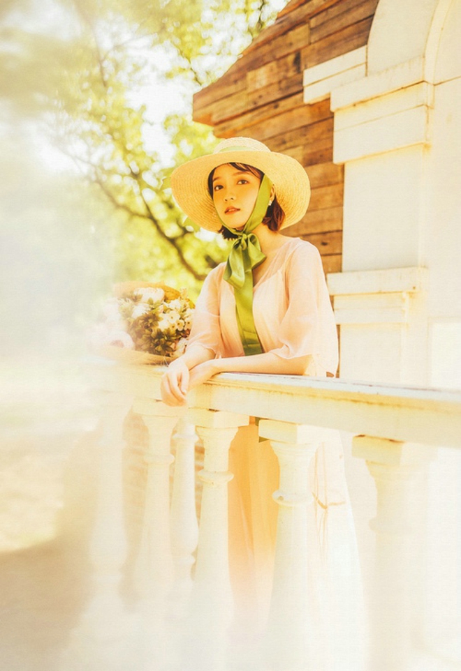 优雅古典美人暖色系气质唯美写真