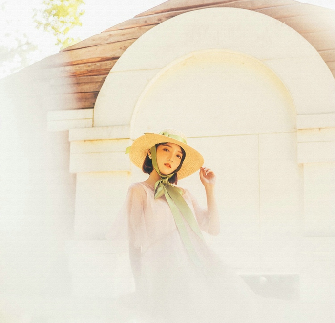 优雅古典美人暖色系气质唯美写真