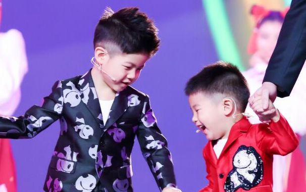 安吉小鱼儿萌照