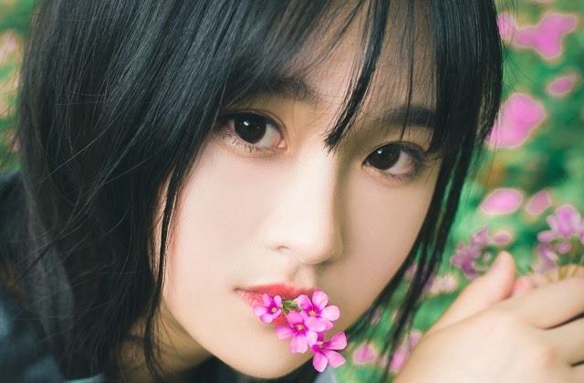 清纯美少女小清新户外写真电脑桌面壁纸