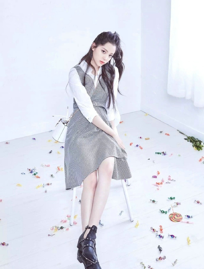 欧阳娜娜时尚文艺范写真图