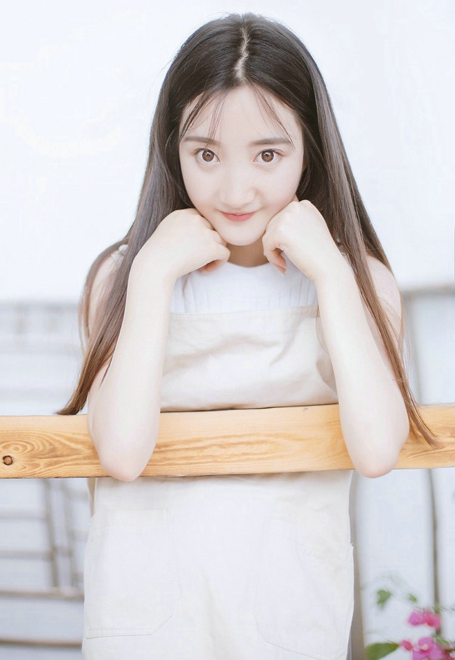 纯真善良少女齐刘海写真