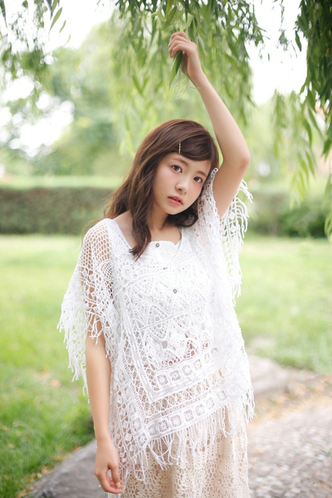 清纯可爱长发妹纸清甜可人正能量写真照