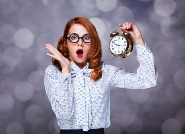 漂亮卷发美女高清图片