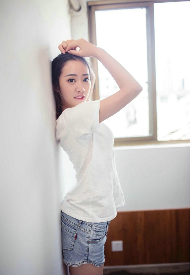休闲女仔女孩甜美俏皮图片