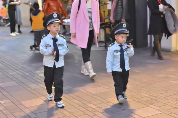 安吉小鱼儿萌照