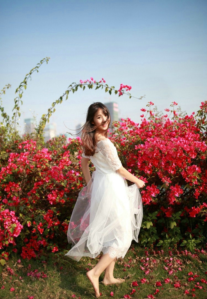 清纯娇嫩漂亮美眉户外写真