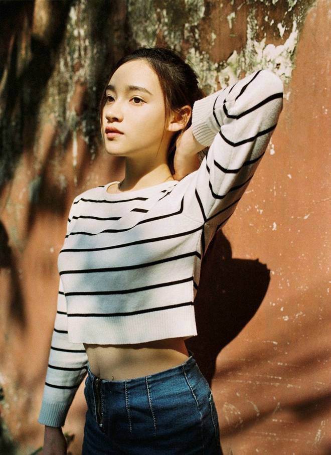 马尾少女牛仔短裤休闲写真