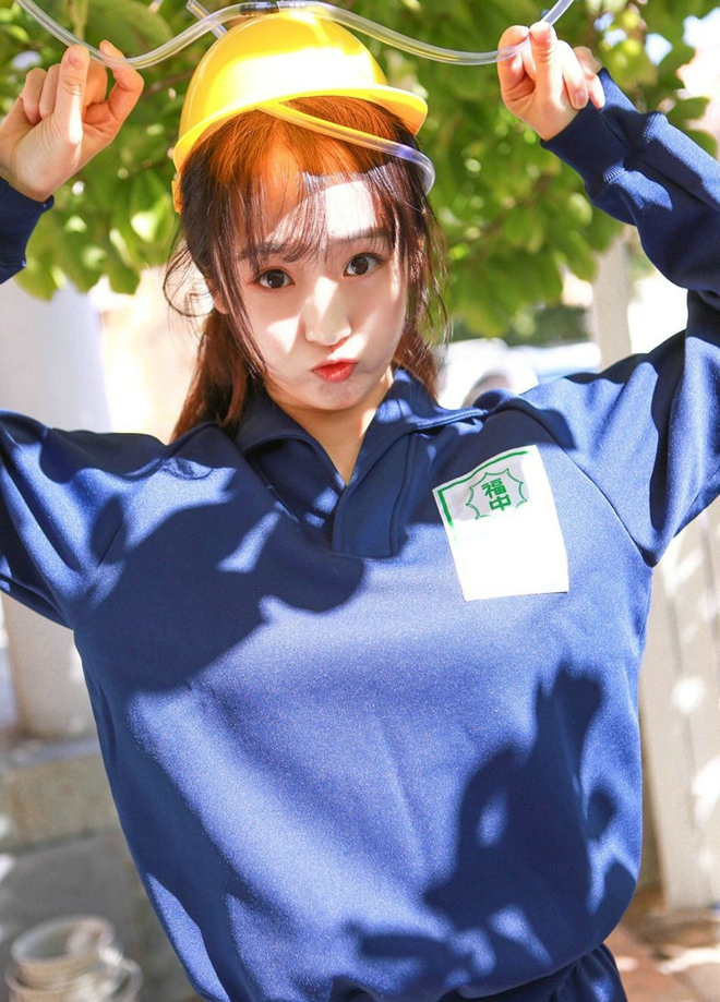 可爱娇巧妹子美眸无辜养眼写真