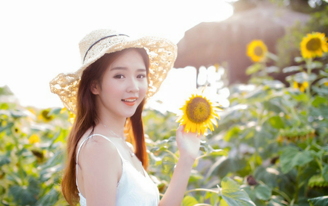 风一般的女子沐浴在阳光中清新淡雅写真