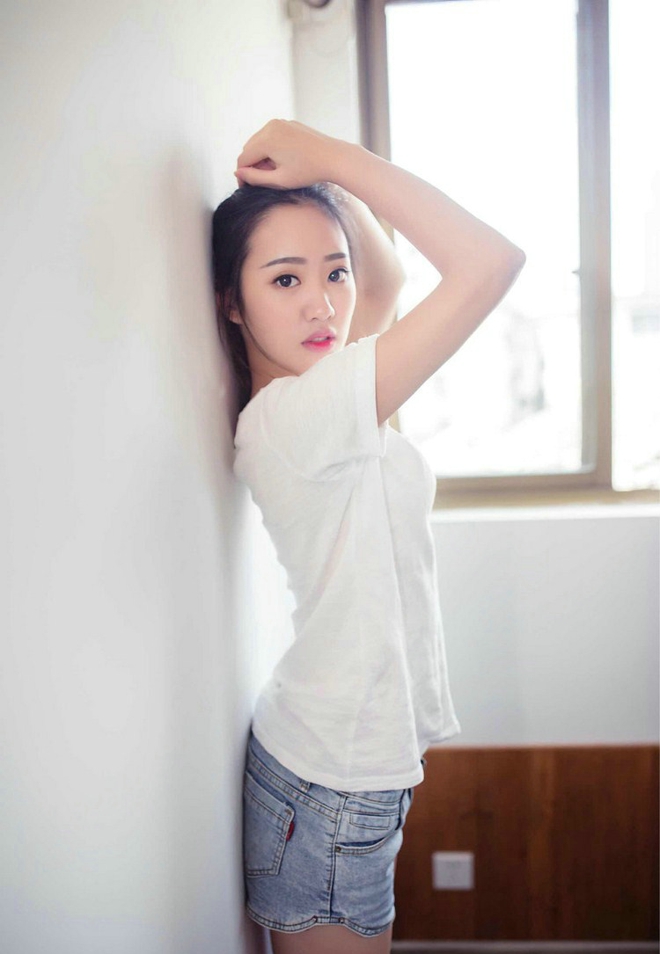 休闲女仔女孩甜美俏皮图片