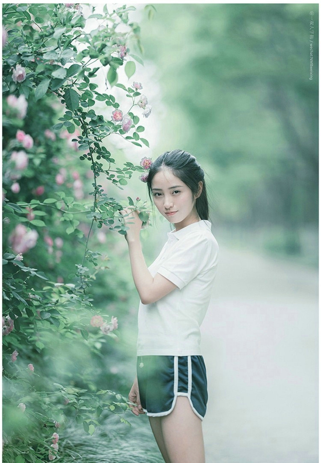 清新可爱美女盛夏街拍阳光俏皮唯美写真