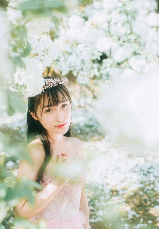 娇小玲珑清纯美女梦幻写真