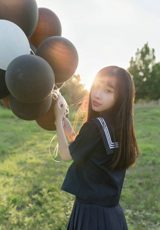 嗨森校服美女乌黑长发美女写真
