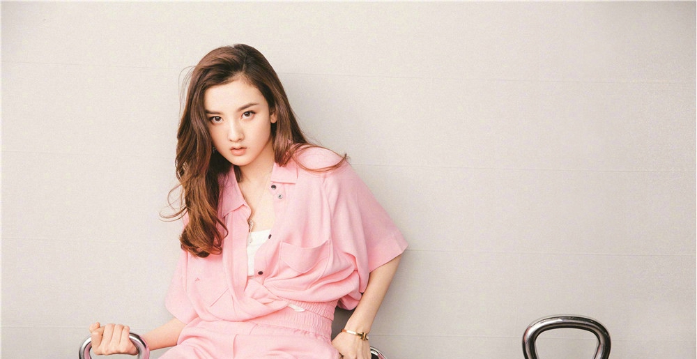 宋祖儿最新封面大片好一个清秀佳人