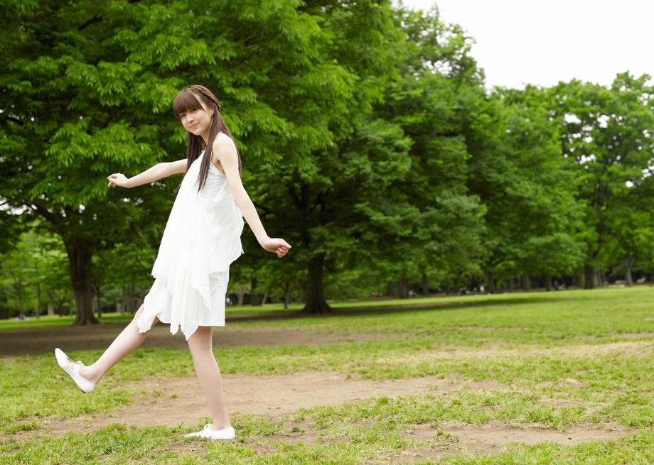 日本清纯少女逢泽莉娜写真照高清桌面壁纸