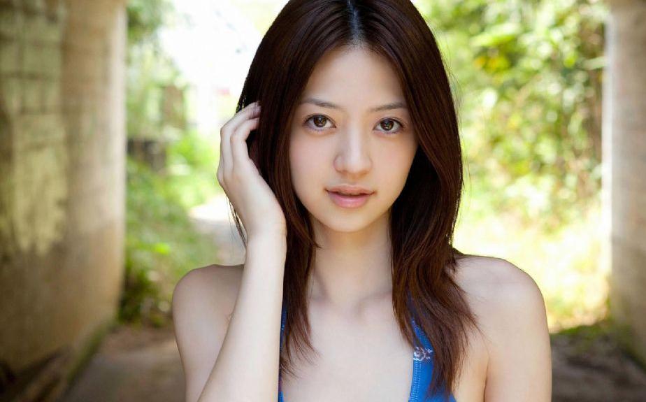 日本清纯少女逢泽莉娜写真照高清桌面壁纸