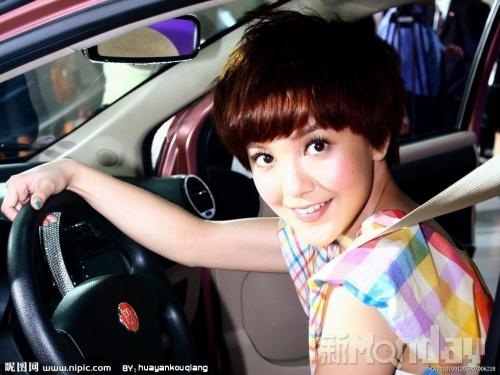 郭采洁可爱帅气短发照片