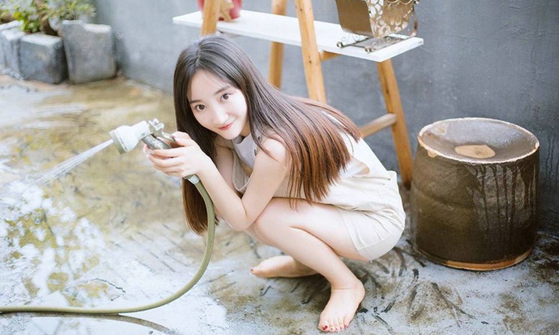 纯真善良少女齐刘海写真