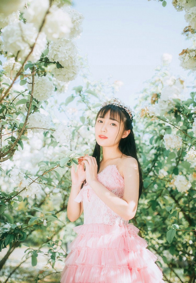 娇小玲珑清纯美女梦幻写真