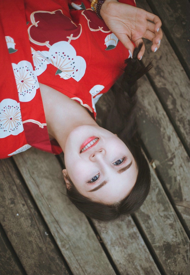 日本和服美女樱桃嘴清新俏皮写真