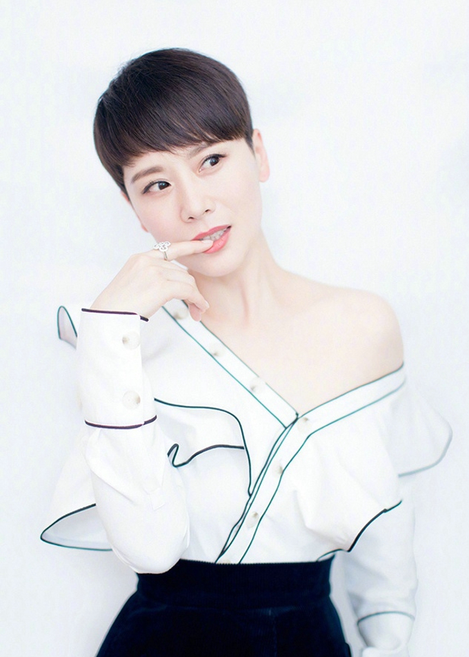 海清黑白裙装温婉大气优雅写真