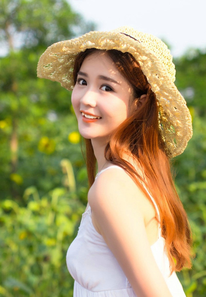 风一般的女子沐浴在阳光中清新淡雅写真