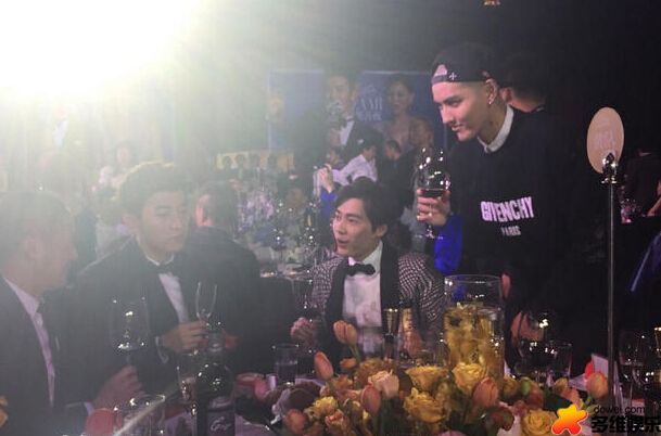 2017芭莎慈善夜明星图片汇总