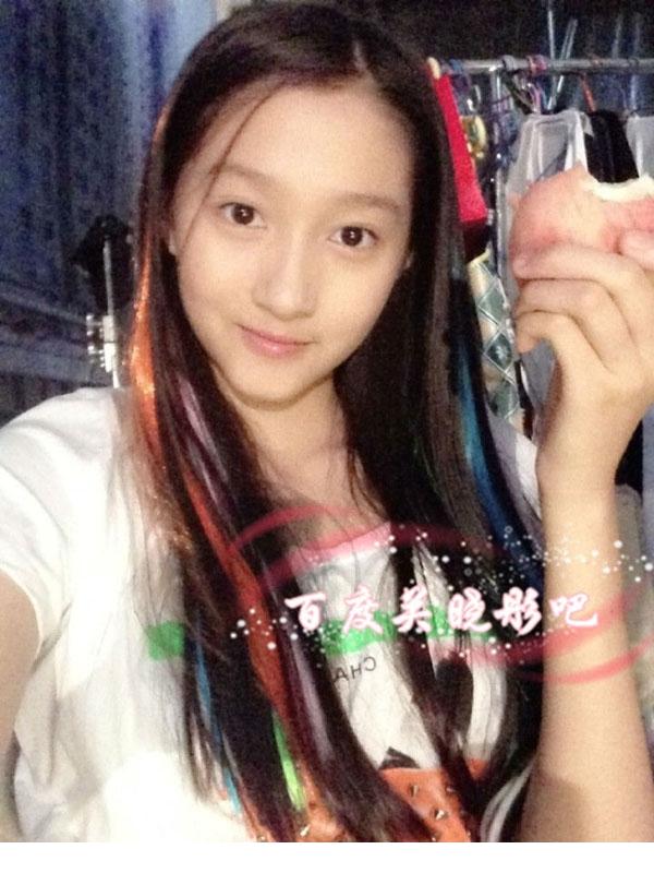 关晓彤不一样的写真大片上线