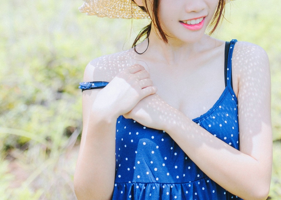 性感校花黄珍妮微博个性写真精选