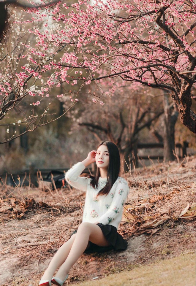 山花烂漫恬静唯美少女