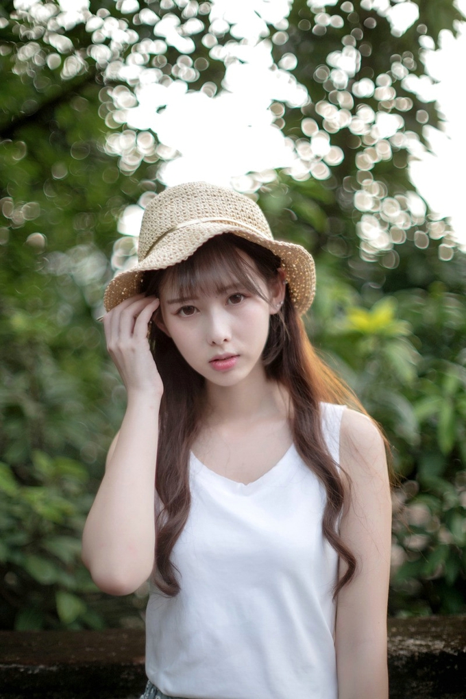 气质迷人阳光靓丽美女写真