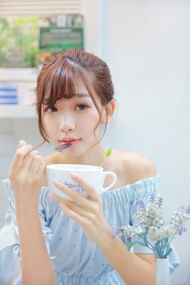 恋恋不忘梦中蓝色小仙女潇潇清纯私房写真