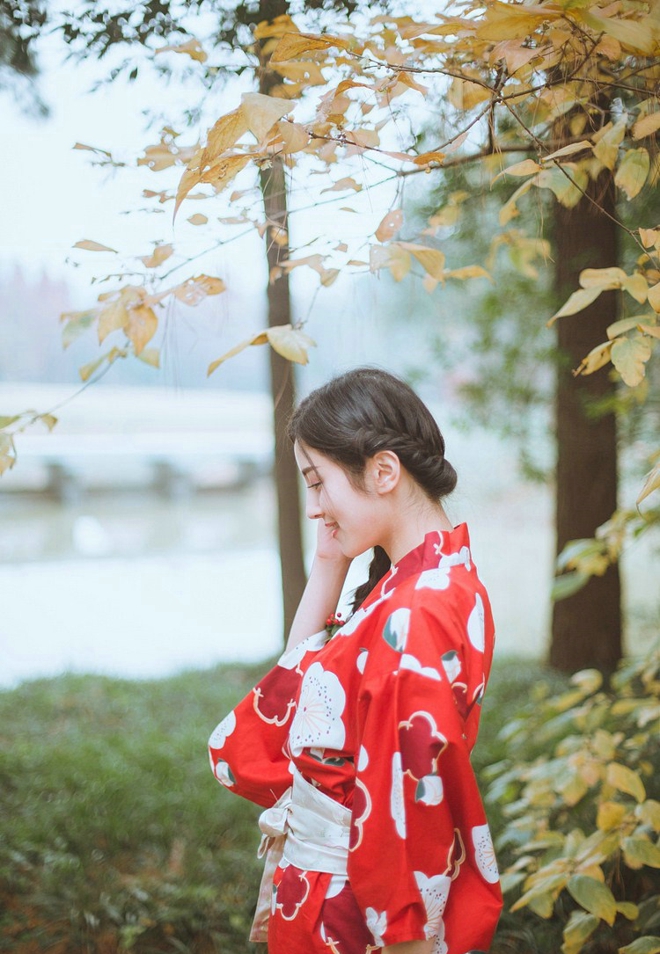 日本和服美女樱桃嘴清新俏皮写真