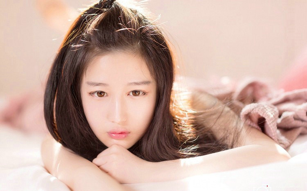 眼眸清澈清纯秀气奶茶妹写真