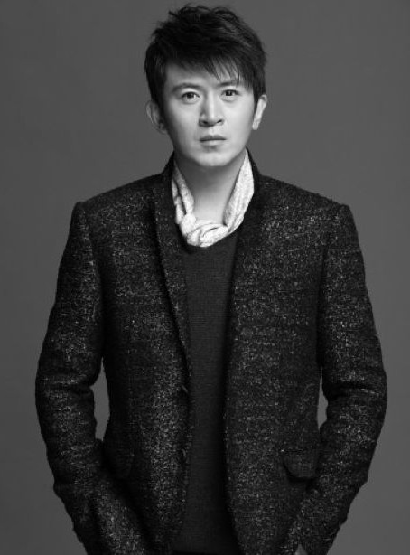 郭家铭秋日暖帅写真 文艺清新气质浓厚