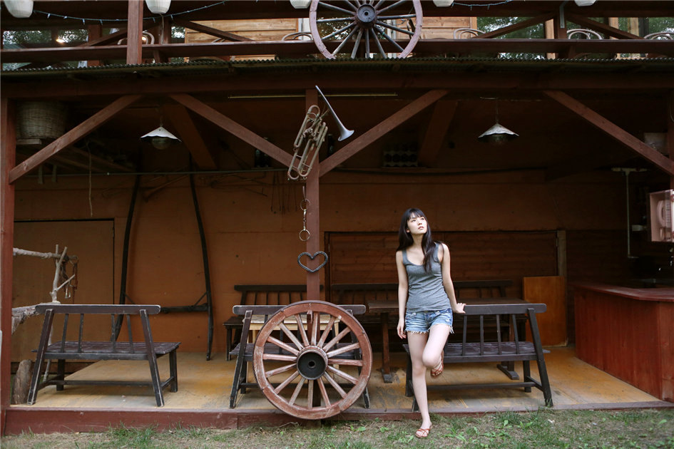 新晋写真拍大片 丰满白皙