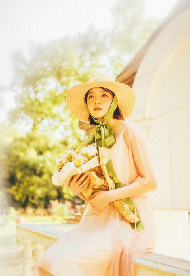 优雅古典美人暖色系气质唯美写真