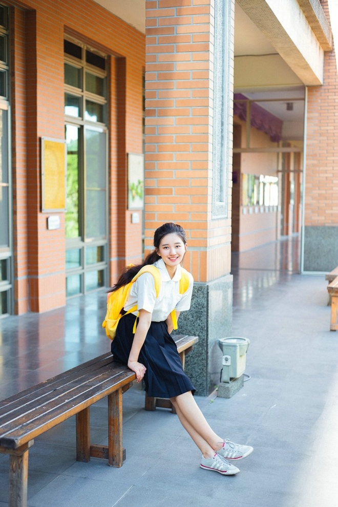 超漂亮清纯美女校花室外清新阳光无圣光套图