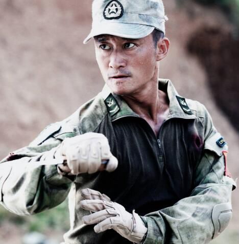 战狼2导演吴京个人图片