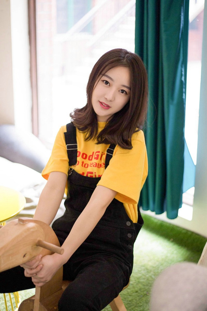 柔美美女眼神清澈迷人清纯气质写真