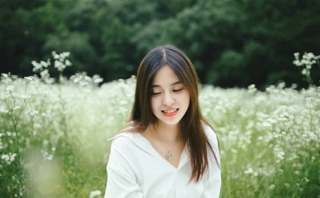 校园迷人学姐户外小清新娇巧阳光唯美写真