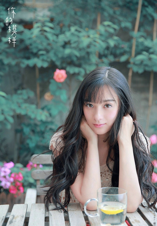 清纯阳光长发美女