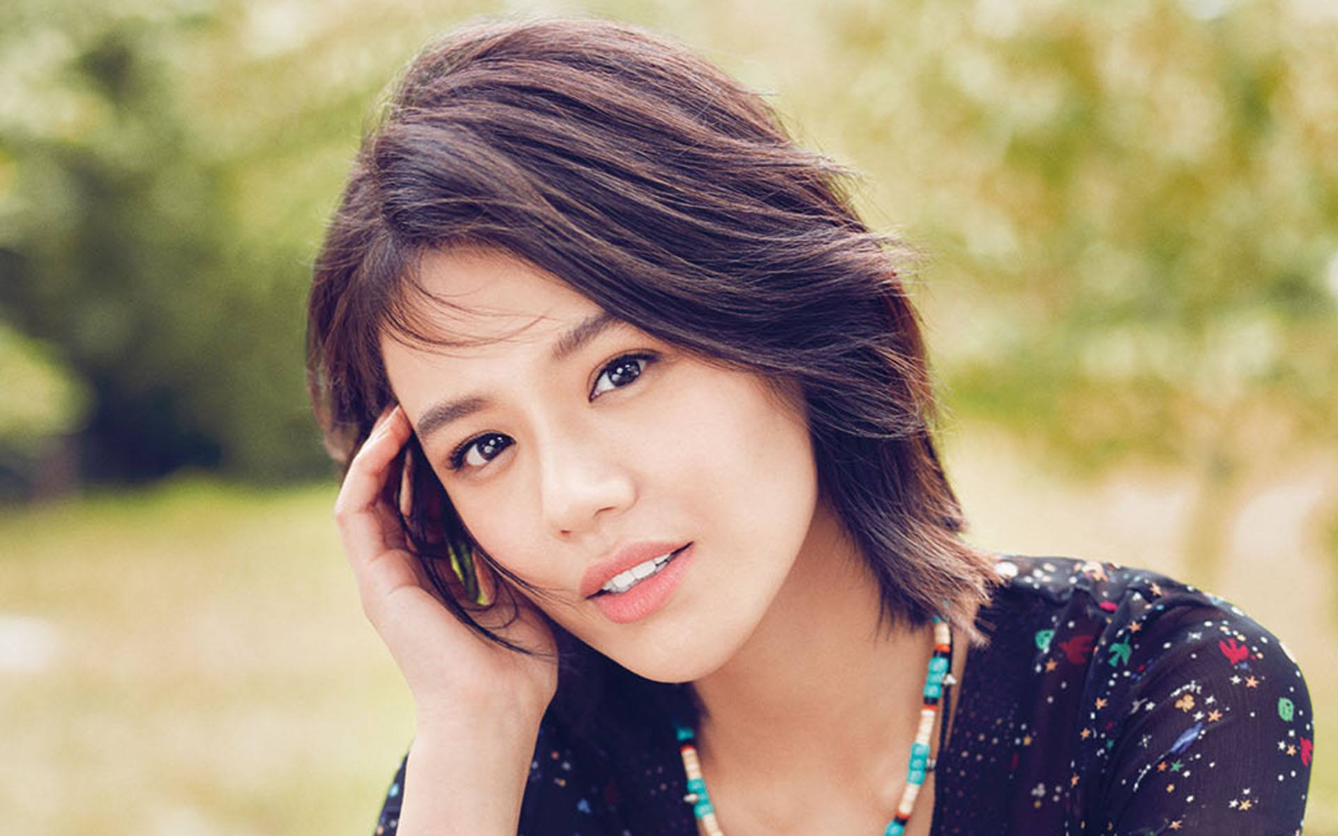 唐艺昕小白裙也可爱