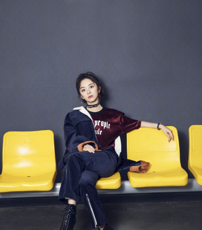 清纯女星谭松韵白衬衣清新美图